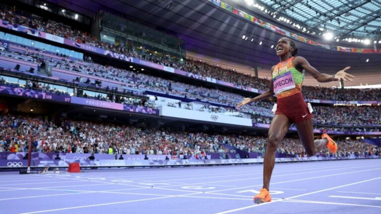 faith-kipyegon-s-historic-sub-four-mile-attempt-draws-global-attention