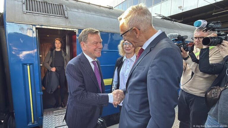 german-foreign-minister-pledges-continued-support-for-ukraine-amid-intensifying-conflict