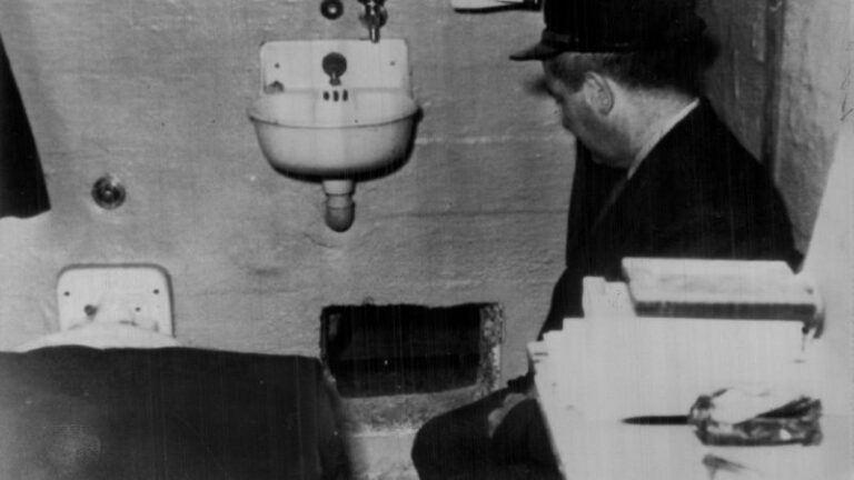 trump-proposes-reopening-alcatraz-amidst-enduring-escape-mystery