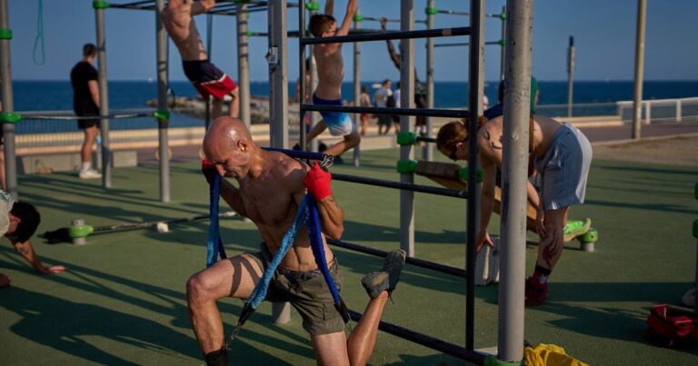 choosing-the-right-strength-training-method-expert-insights