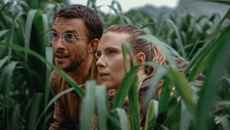 jurassic-world-rebirth-a-nostalgic-roar-with-new-twists-1