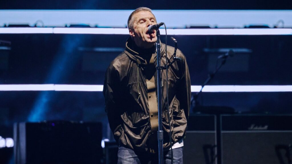 oasis-reunites-in-cardiff-a-triumphant-return-after-16-years